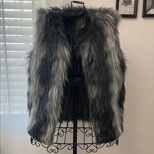 Women's Faux Fur Vest in Gray